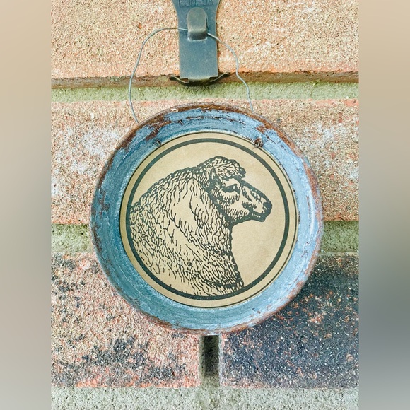 *Farm Faces Metal Sheep Ornament - Picture 7 of 10